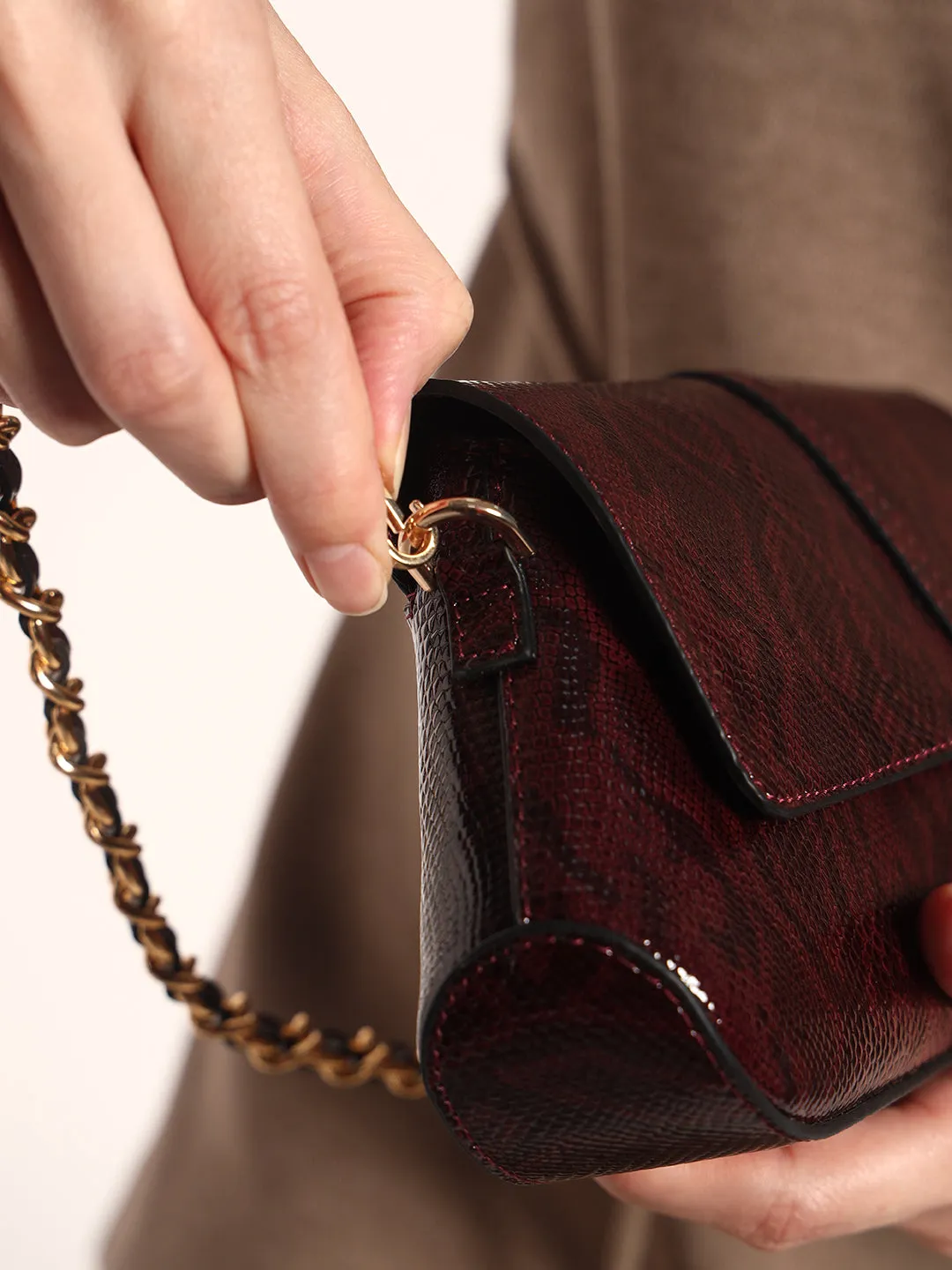 Bella Clutch Sling Wine