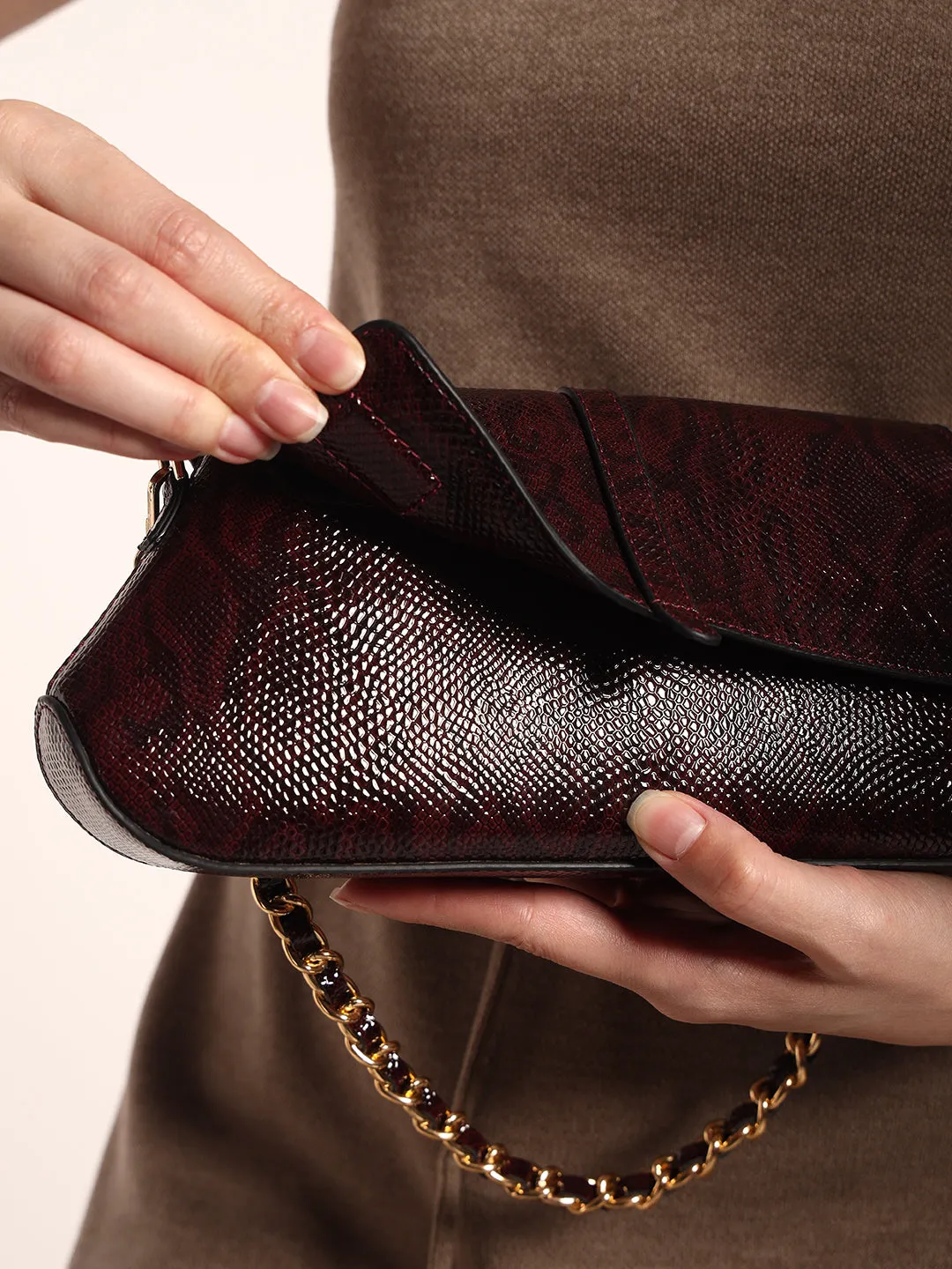 Bella Clutch Sling Wine