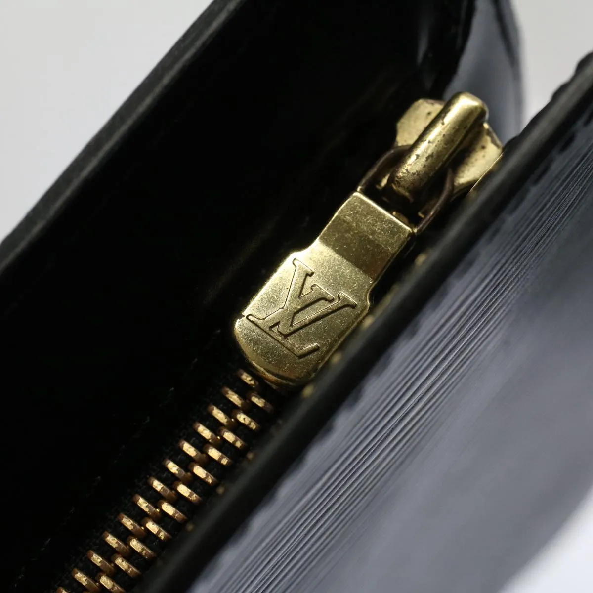 Trendy Inspired Louis Vuitton Epi Pochette Homme Clutch Bag Black M52522 Lv Auth 52970