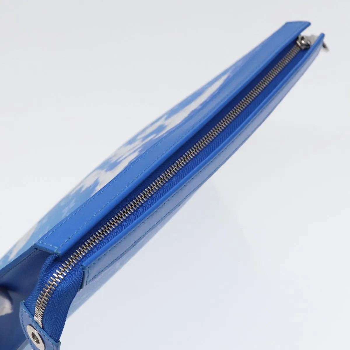 Trendy Inspired Louis Vuitton Monogram Clouds Pochette Voyage Clutch Bag Blue M45480 Auth 88070a