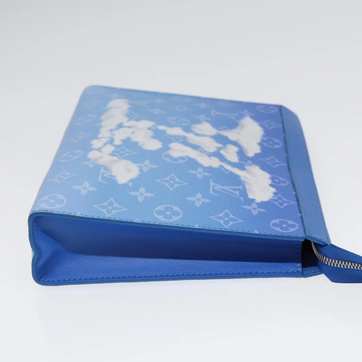 Trendy Inspired Louis Vuitton Monogram Clouds Pochette Voyage Clutch Bag Blue M45480 Auth 88070a