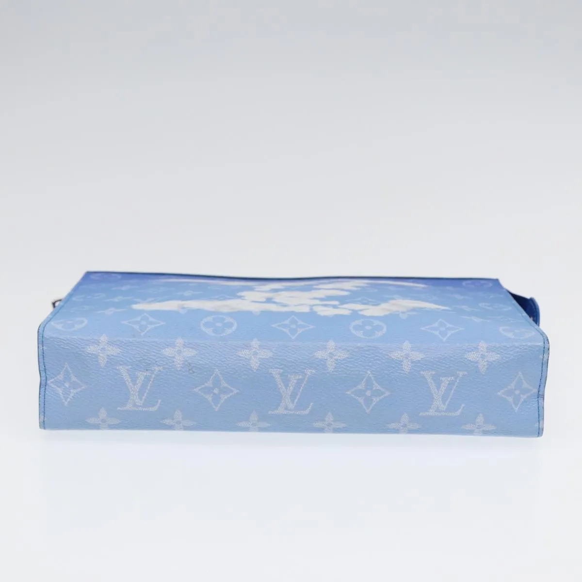 Trendy Inspired Louis Vuitton Monogram Clouds Pochette Voyage Clutch Bag Blue M45480 Auth 88070a
